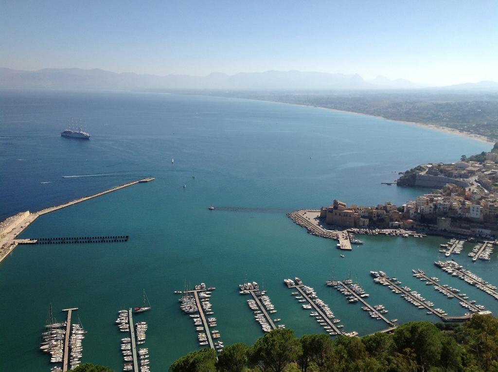 Hotel Casa Chiarenza Castellammare del Golfo Exterior foto